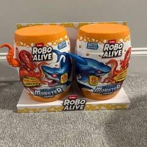 NWT Robo Alive Deep Sea Monster Surprise - Orange and Blue